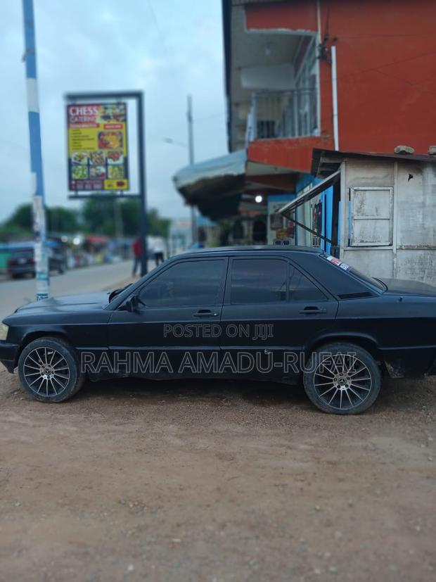 Mercedes-Benz 190E 1990 Black