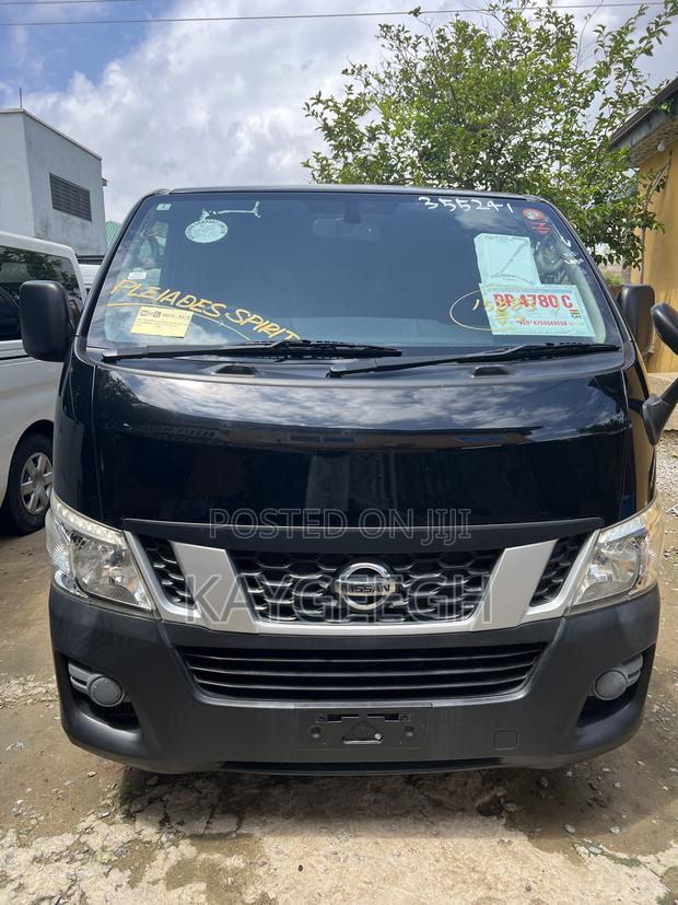 Nissan Caravan 2015 Black