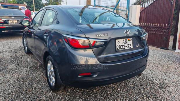 Toyota Yaris iA 1.5 FWD 2016 Gray