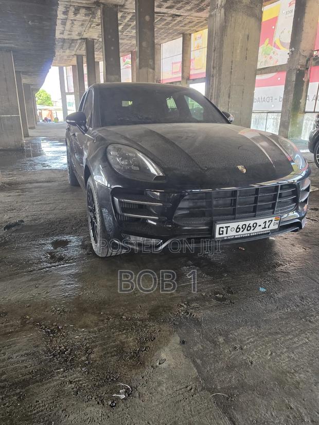 Porsche Macan Turbo w/Performance Package 2017 Black