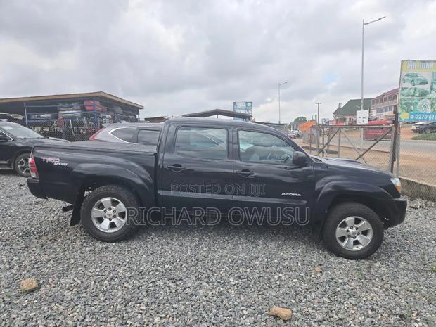 Toyota Tacoma 2011 Black
