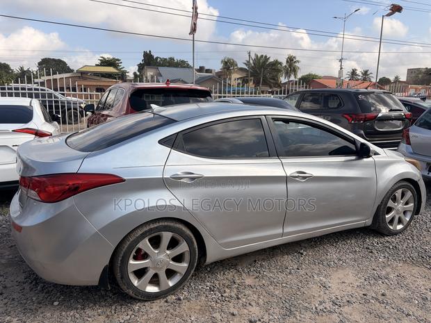 Hyundai Elantra Limited Sedan FWD (1.8L 4cyl 6A) 2013 Silver