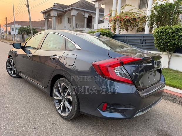 Honda Civic Touring Sedan 2019 Gray