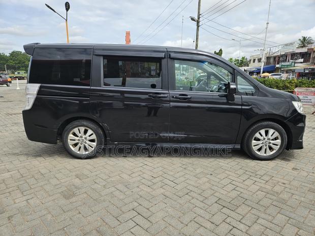 Honda Stepwgn 2011 Black
