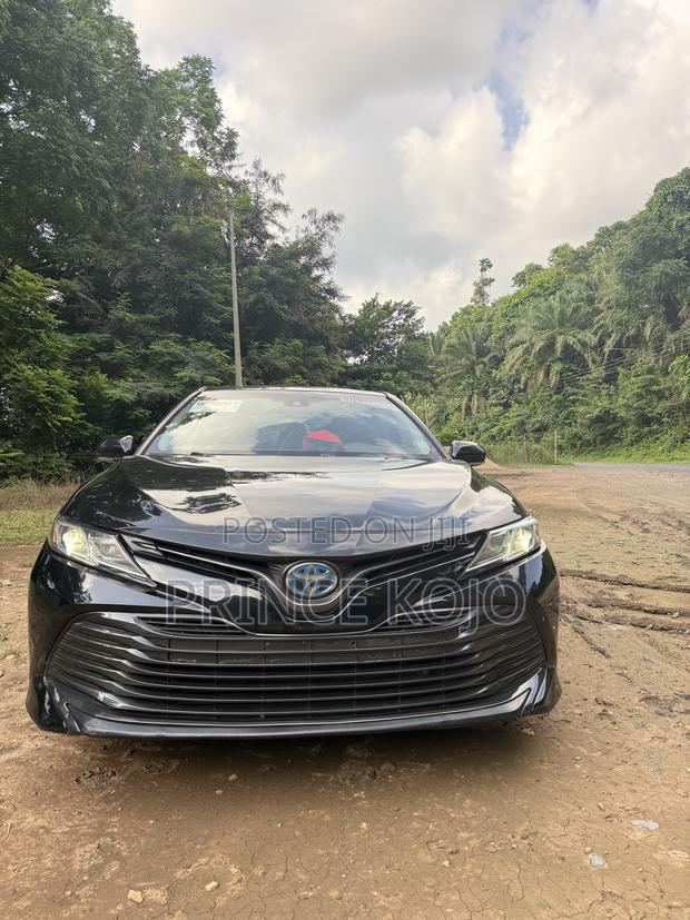 Toyota Camry LE FWD 2020 Black