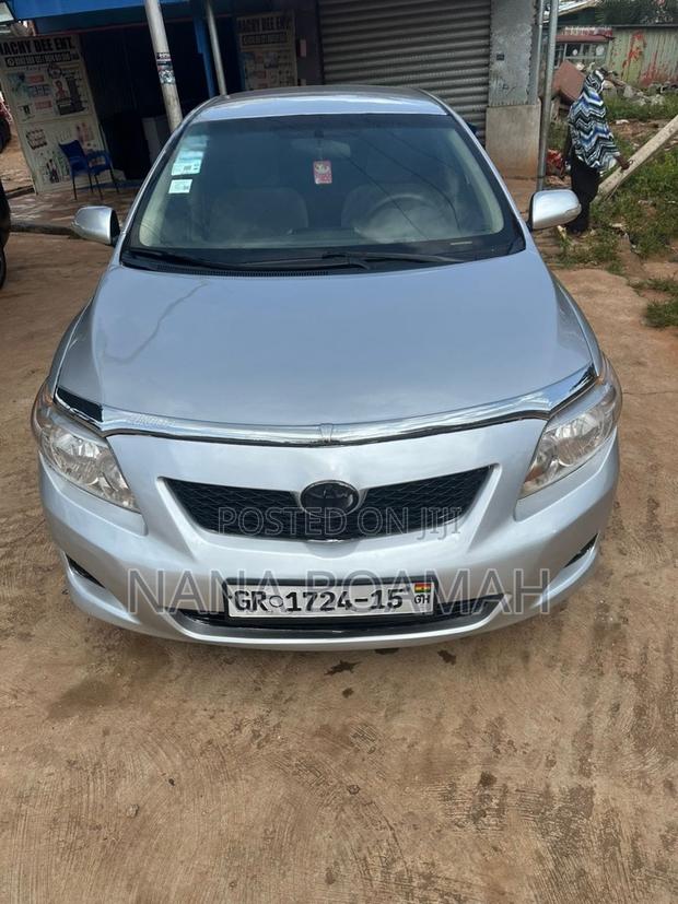 Toyota Corolla 2010 Silver