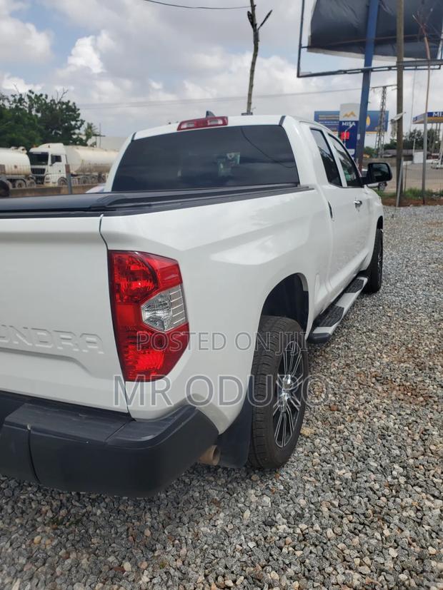 Toyota Tundra SR5 2021 White