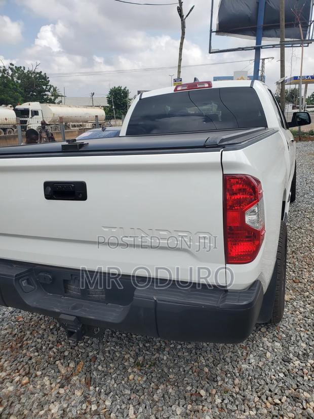 Toyota Tundra SR5 2021 White