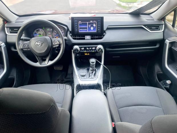 Toyota RAV4 LE AWD 2019 Red