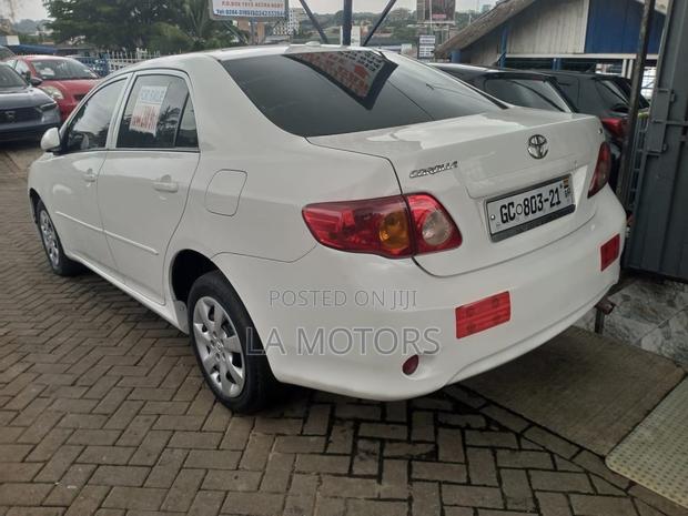 Toyota Corolla 2010 White