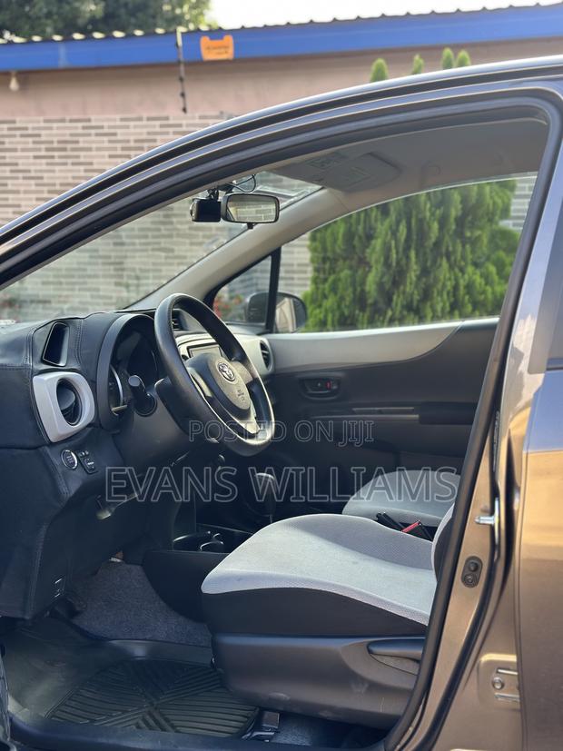 Toyota Vitz 1.3 FWD 5dr 2012