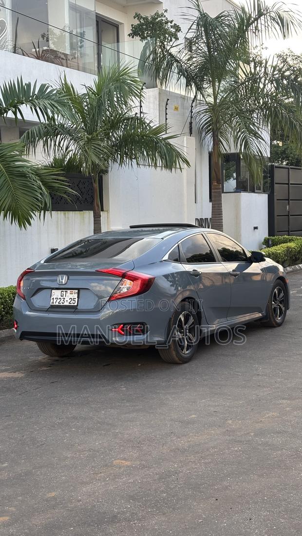 Honda Civic EX 4dr Sedan (2.0L 4cyl) 2017 Gray