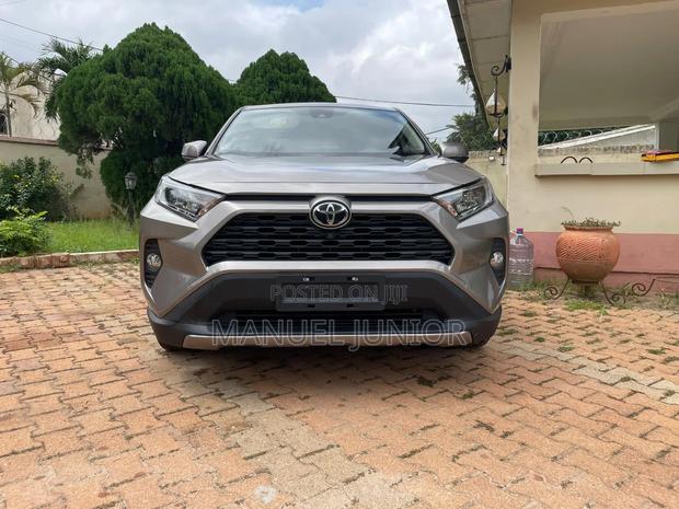 Toyota RAV4 2021 Gray