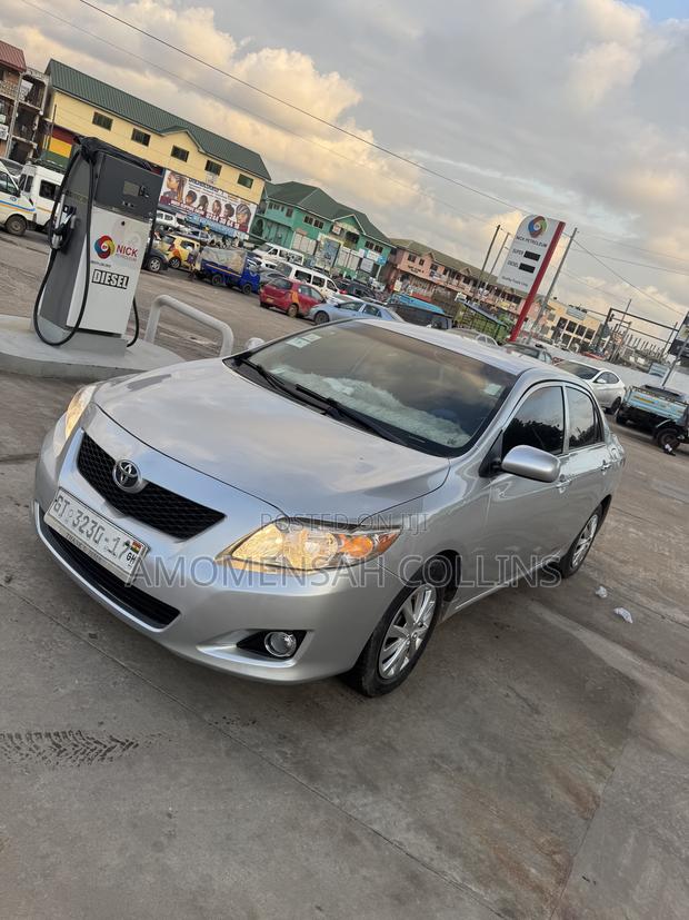 Toyota Corolla LE 4dr Sedan (1.8L 4 cyl 4A) 2009 Silver