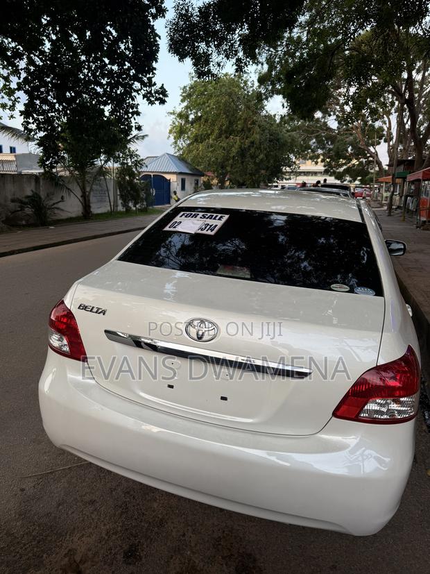 Toyota Belta 2011 White