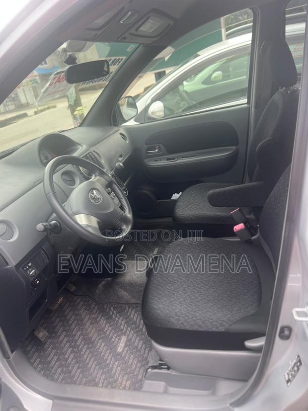 Toyota Sienta 1.5 AWD 2014 Silver