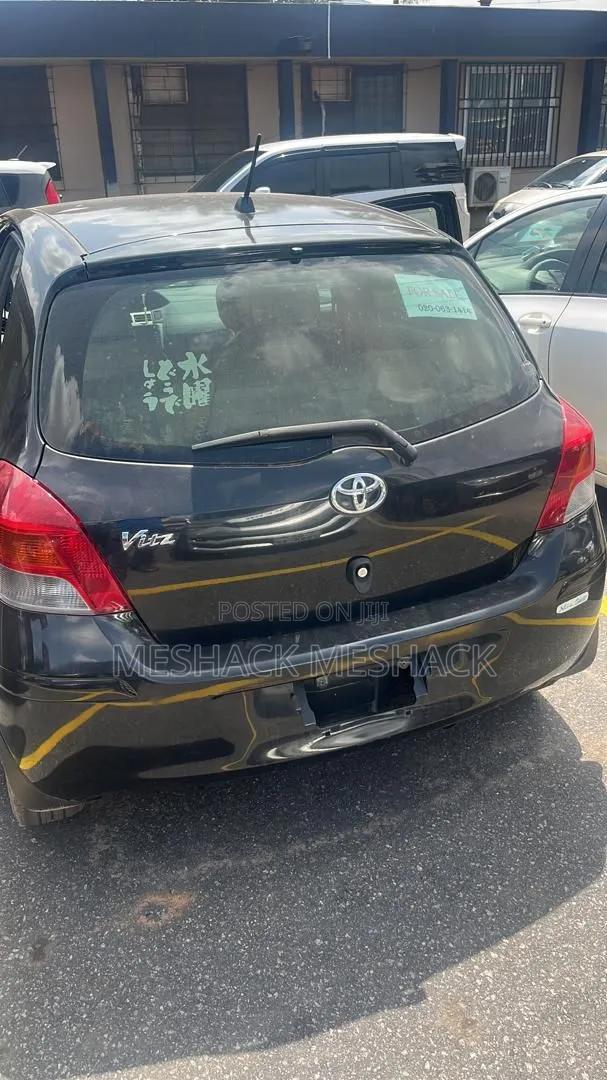 Toyota Vitz 2010 Black