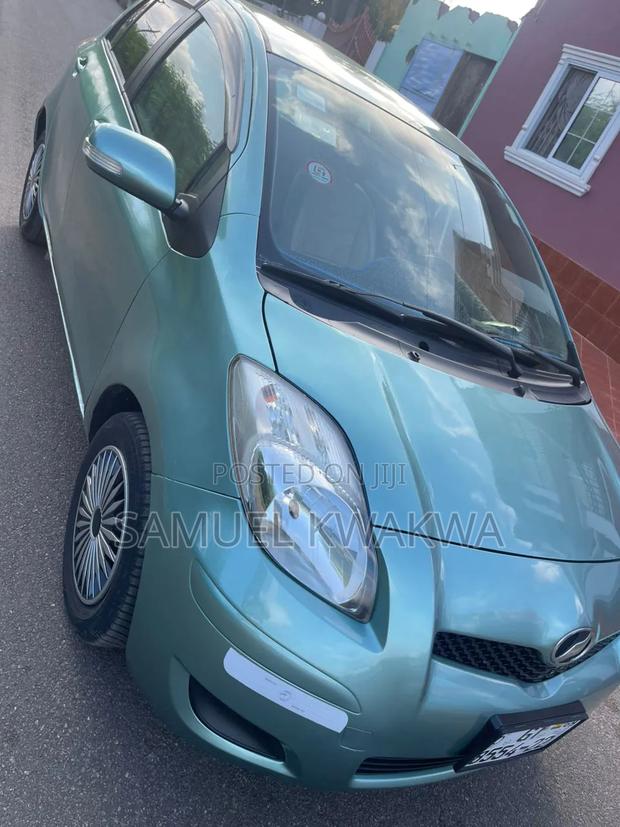 Toyota Vitz 2010 Green