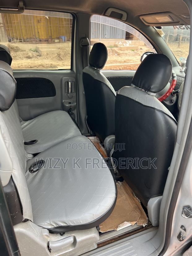 Toyota Sienta 1.5 FWD 2012 Silver