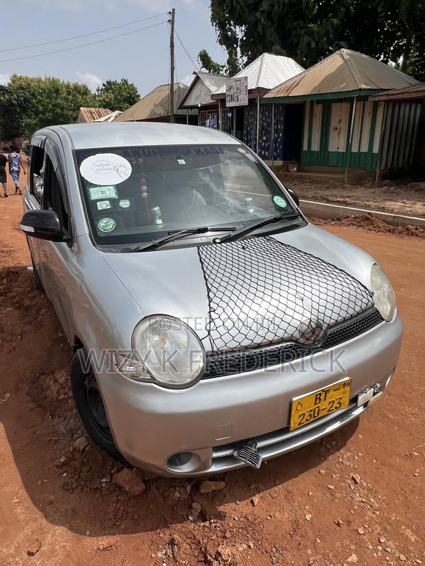 Toyota Sienta 1.5 FWD 2012 Silver