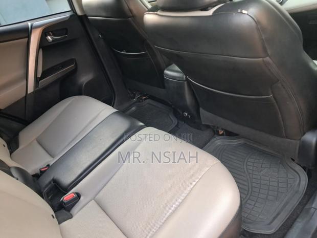 Toyota RAV4 2017 Gray