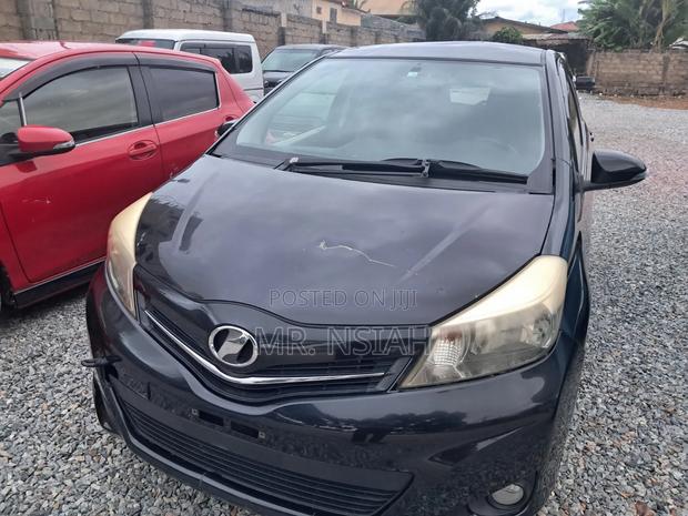 Toyota Vitz 2012 Black