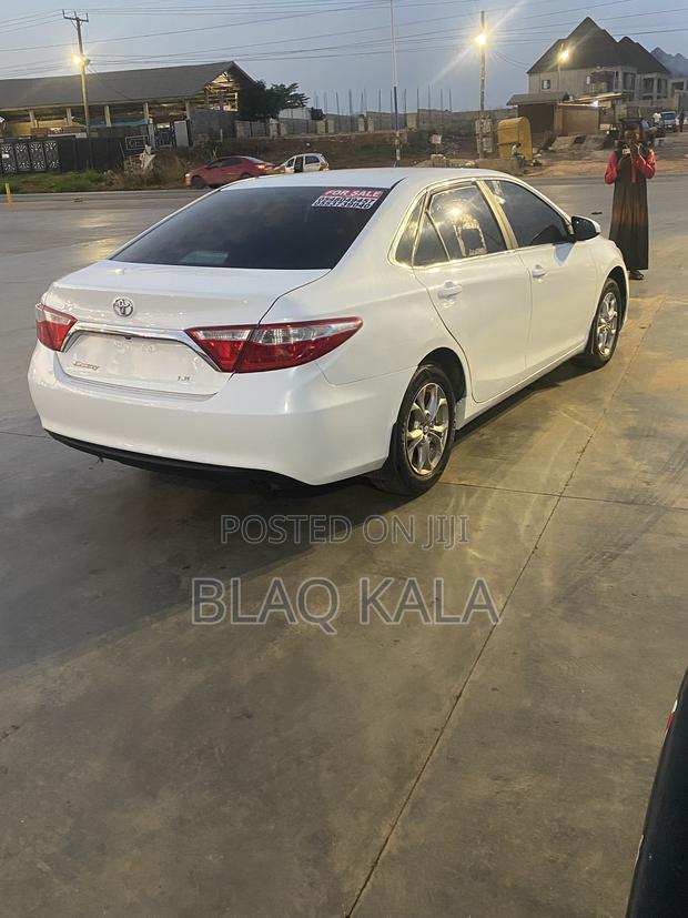 Toyota Camry LE 4dr Sedan (2.5L 4cyl 6A) 2016 White