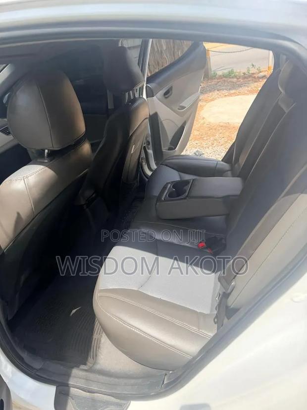 Hyundai Elantra 2015 White