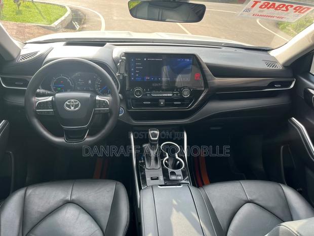 Toyota Highlander XLE FWD 2023 White