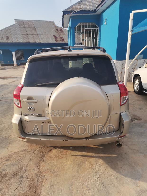 Toyota RAV4 2.4 2008 Gray