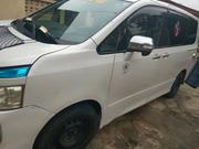 Toyota Voxy 2013 White for sale
