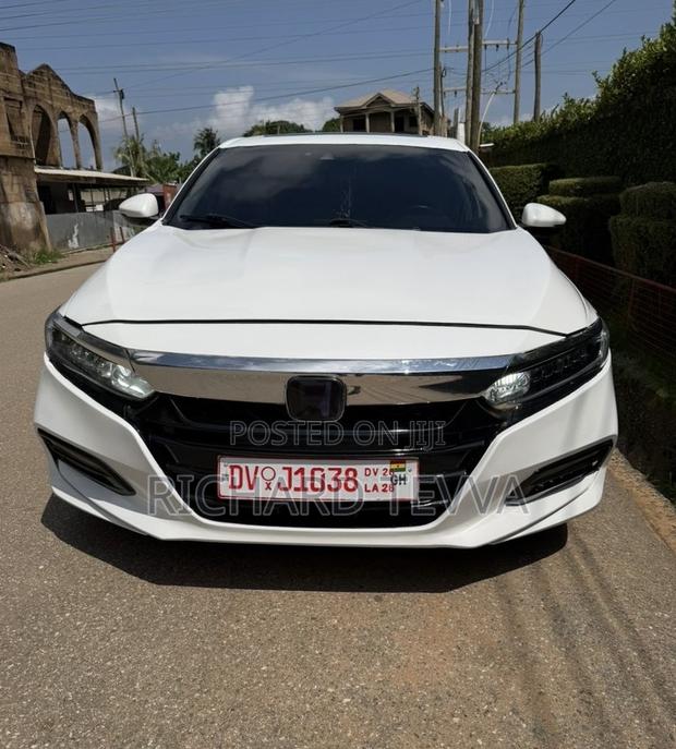 Honda Accord Sport (2.0L 4cyl Turbo 10A) 2019 White