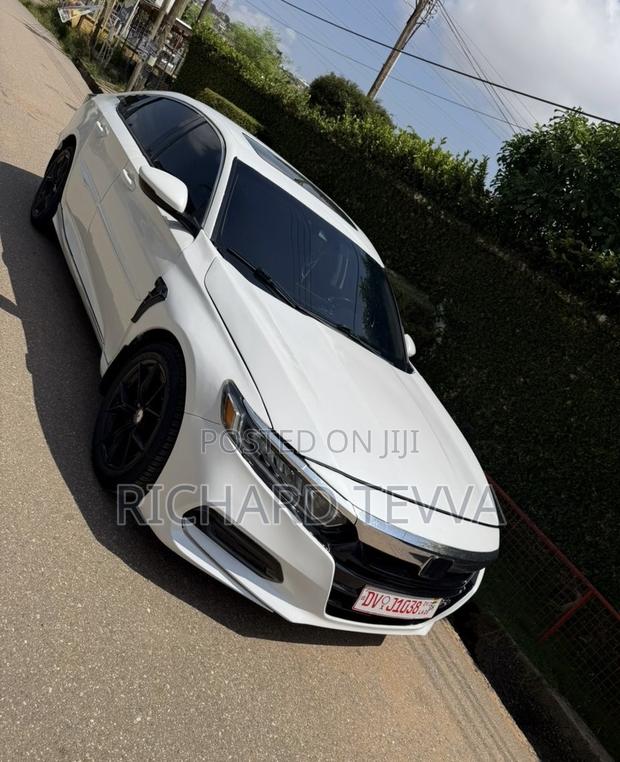 Honda Accord Sport (2.0L 4cyl Turbo 10A) 2019 White