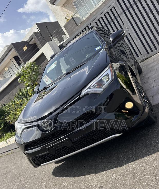 Toyota RAV4 Limited 4dr SUV (2.5L 4cyl 6A) 2018 Black