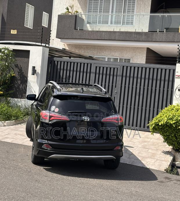 Toyota RAV4 Limited 4dr SUV (2.5L 4cyl 6A) 2018 Black