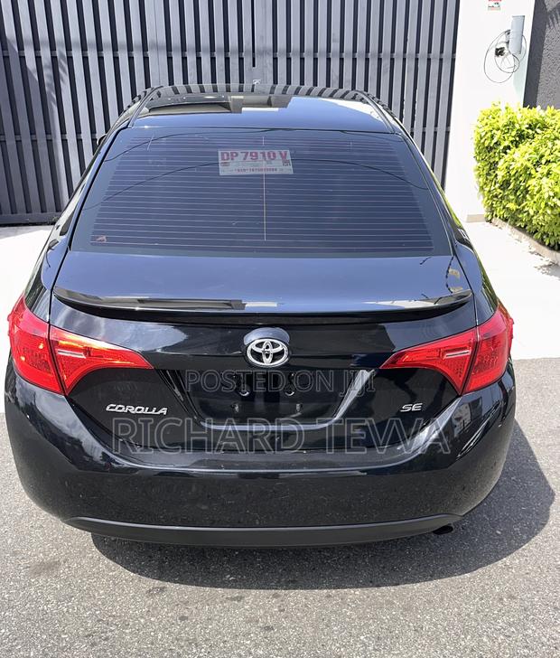 Toyota Corolla SE (1.8L 4cyl 2A) 2019 Black