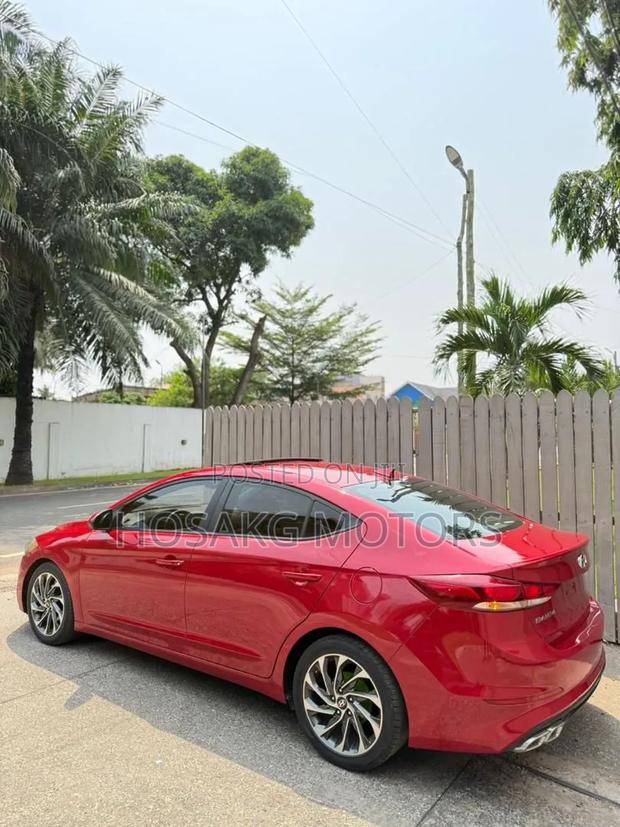 Hyundai Elantra 2019 Red
