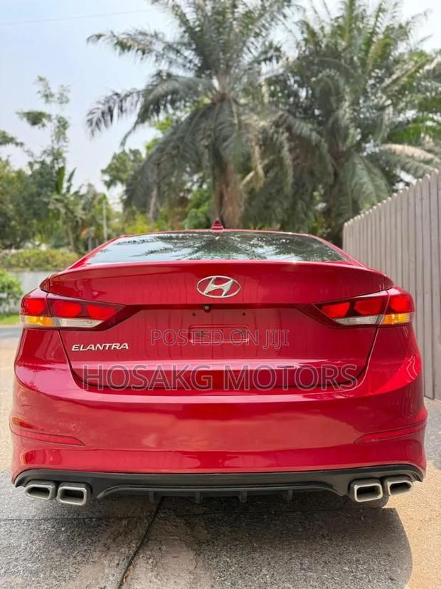 Hyundai Elantra 2019 Red
