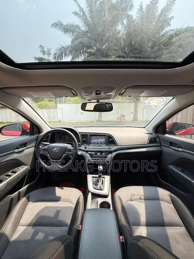 Hyundai Elantra 2019 Red