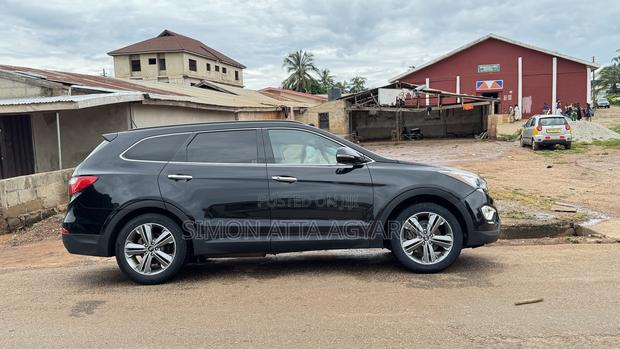 Hyundai Santa Fe 2016 Black