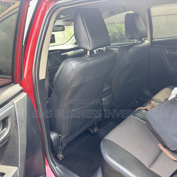 Toyota Corolla LE Eco (1.8L 4cyl 2A) 2018 Red