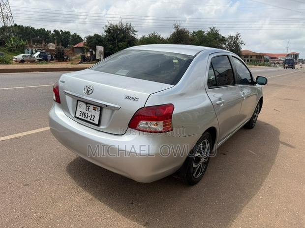 Toyota Yaris 2010 Silver