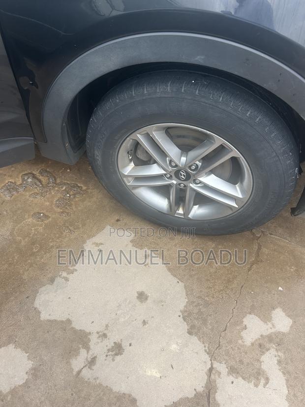Hyundai Santa Fe SE AWD 2018 Black