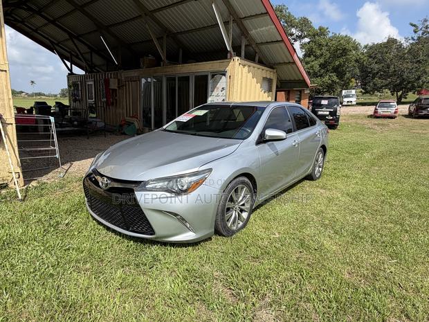 Toyota Camry 2015 Silver