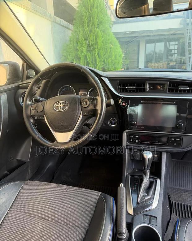 Toyota Corolla 2018 Black