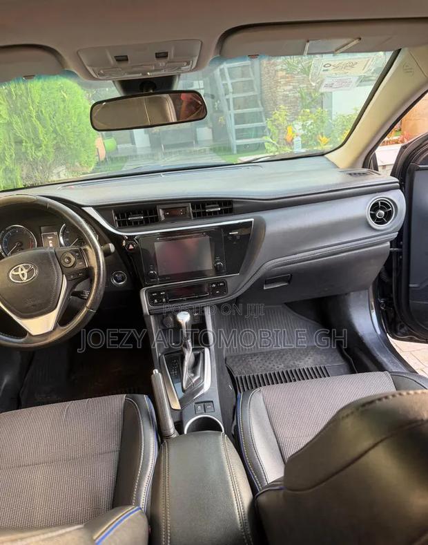 Toyota Corolla 2018 Black