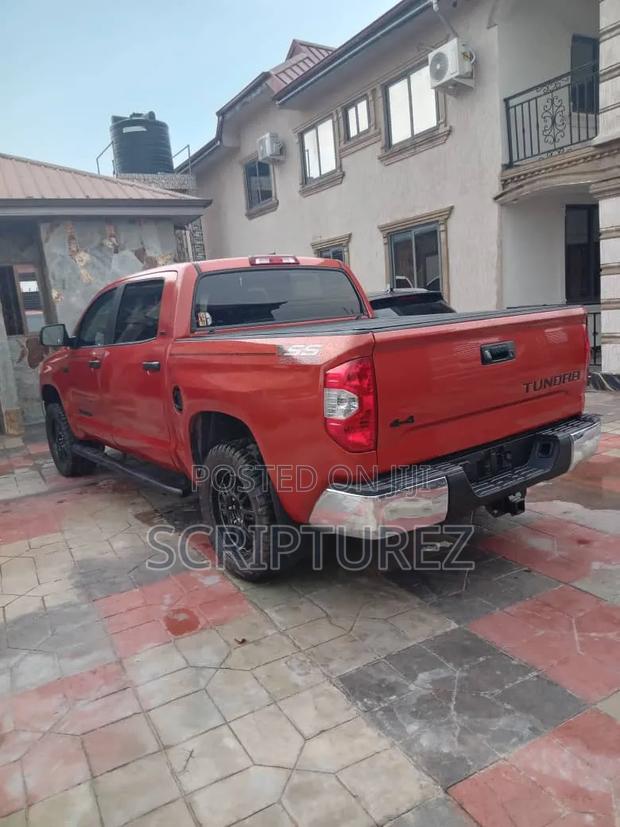 Toyota Tundra 2017 Orange