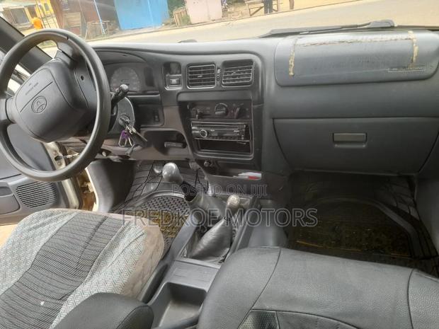 Toyota Hilux 1999 Black