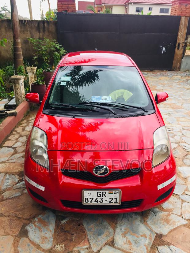 Toyota Vitz 1.3 FWD 3dr 2010 Red