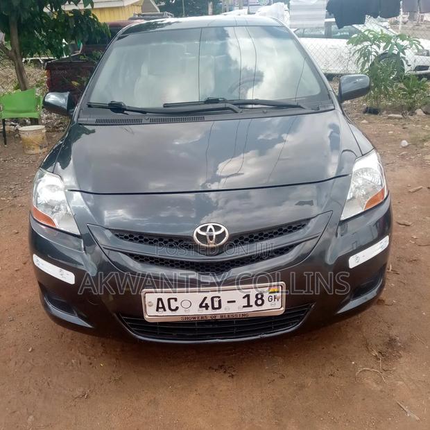 Toyota Yaris 2010 Gray